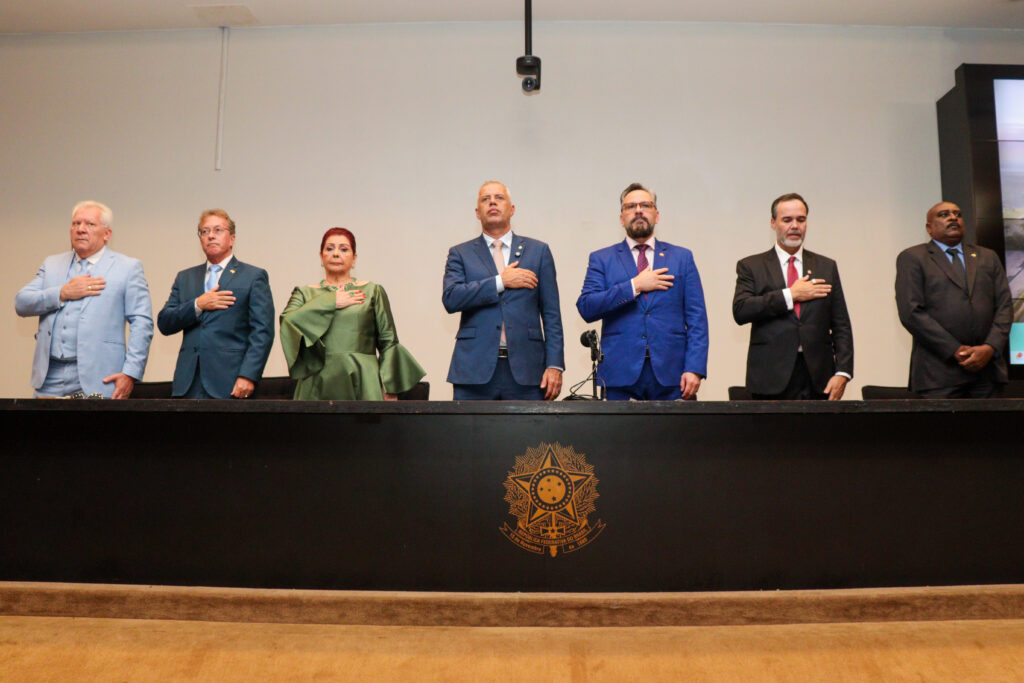 Presidente da Alach marca presença em evento comemorativo aos 65 anos de Brasília no Congresso Nacional